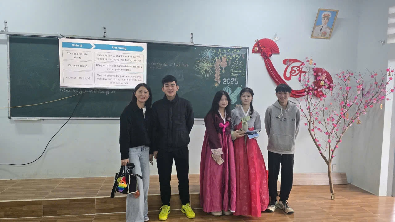 TUYỂN SINH KHÓA 2K8 NĂM HỌC 2025-2026